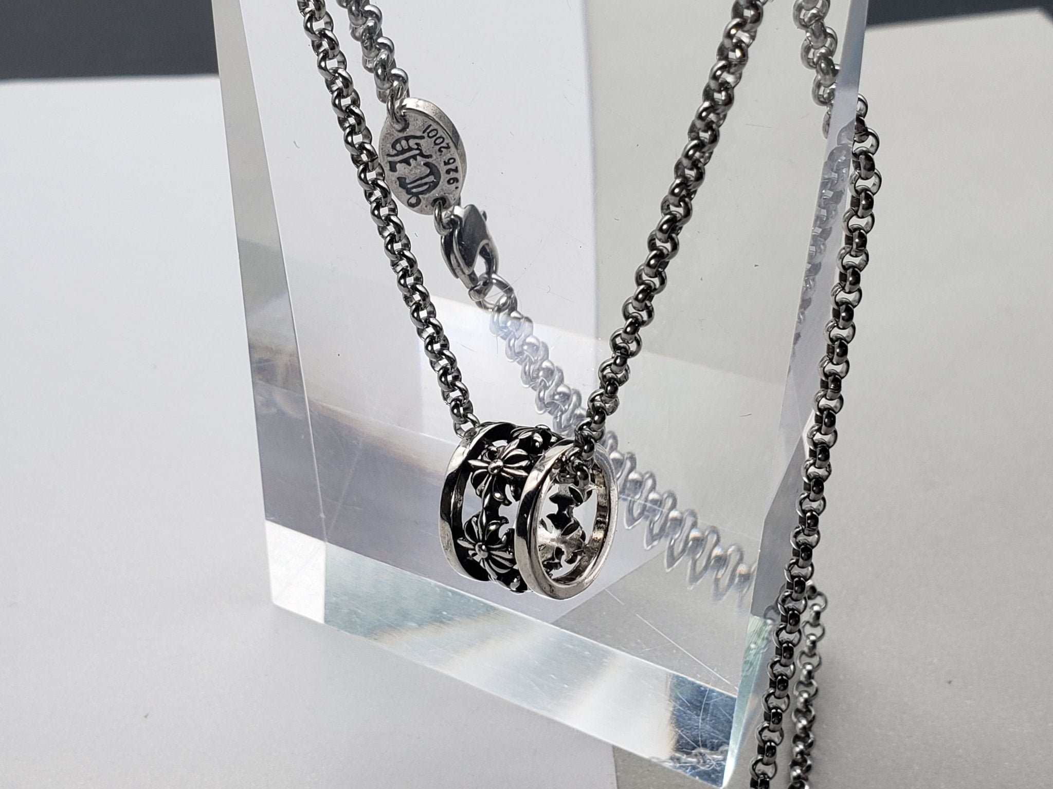 Chrome Vintage Pendant Necklace Collecion