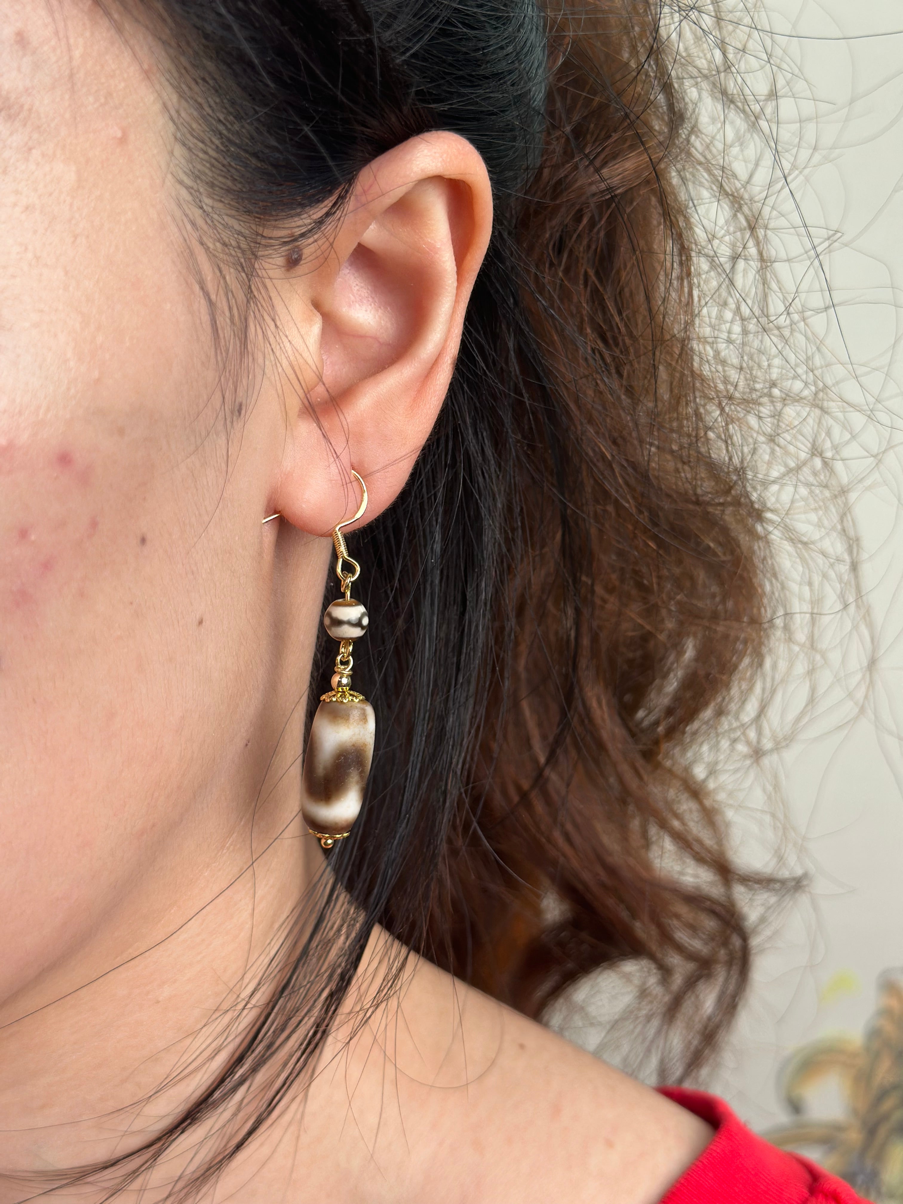 PurePeak Tiger Tooth Dzi Snowland Aura Ear Hooks